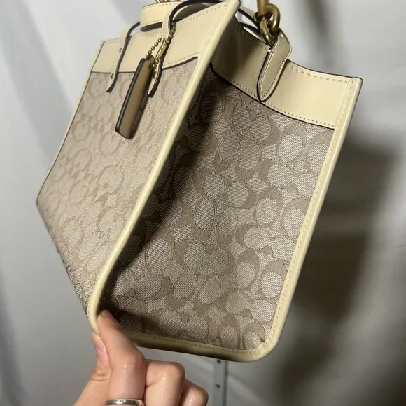 Coach Field Signature Coated Canvas Tote Signature Jaquard